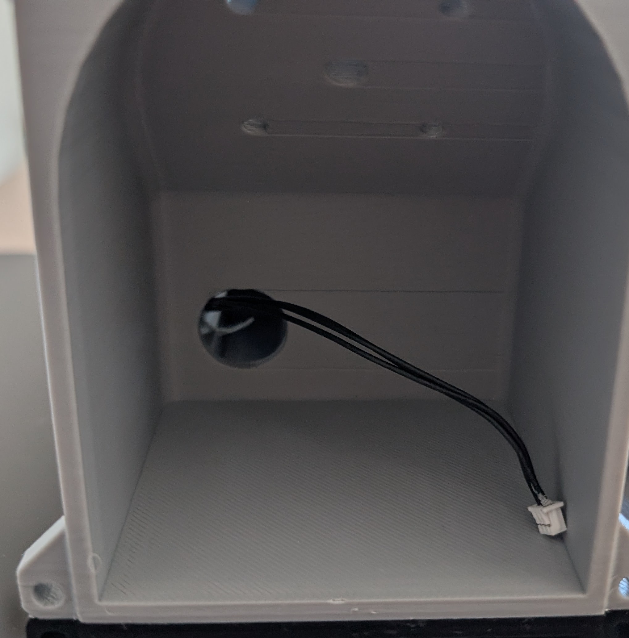Feeder cable connection
